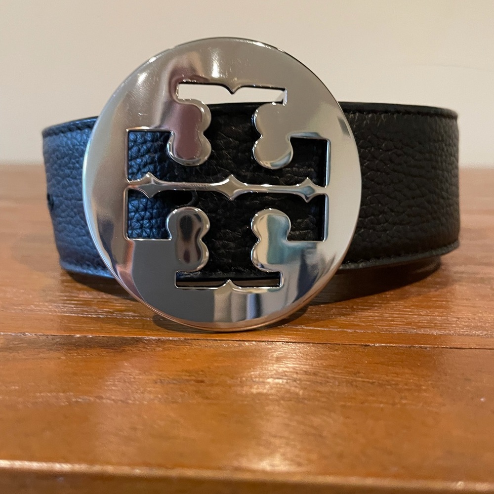 100% Authentic Tory Burch Logo Belt; SIZE (S)